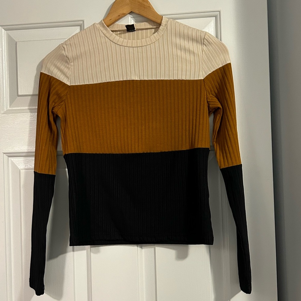 Ribbed Colorblock Long-Sleeve
